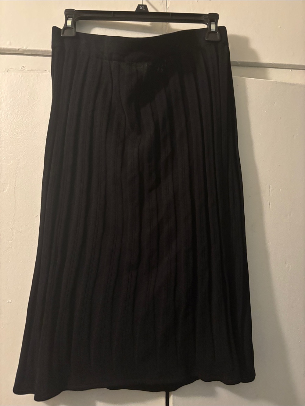 Misook Black Pleated Midi Skirt